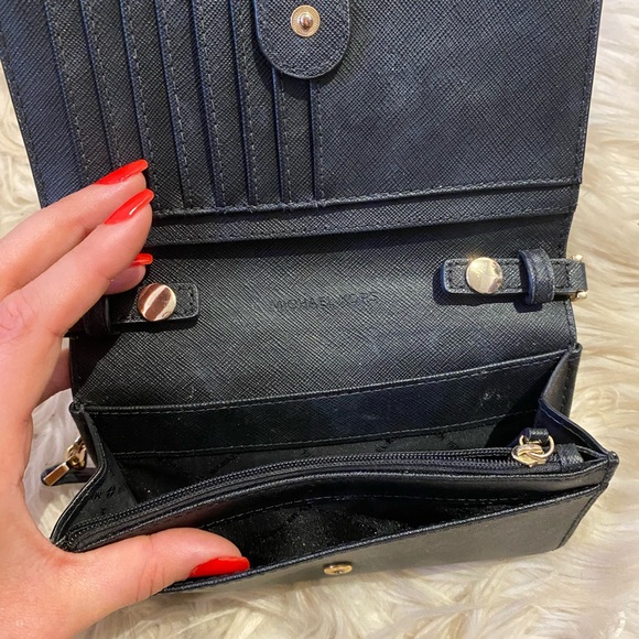 Michael Kors leather shoulder bag - Picture 3 of 3